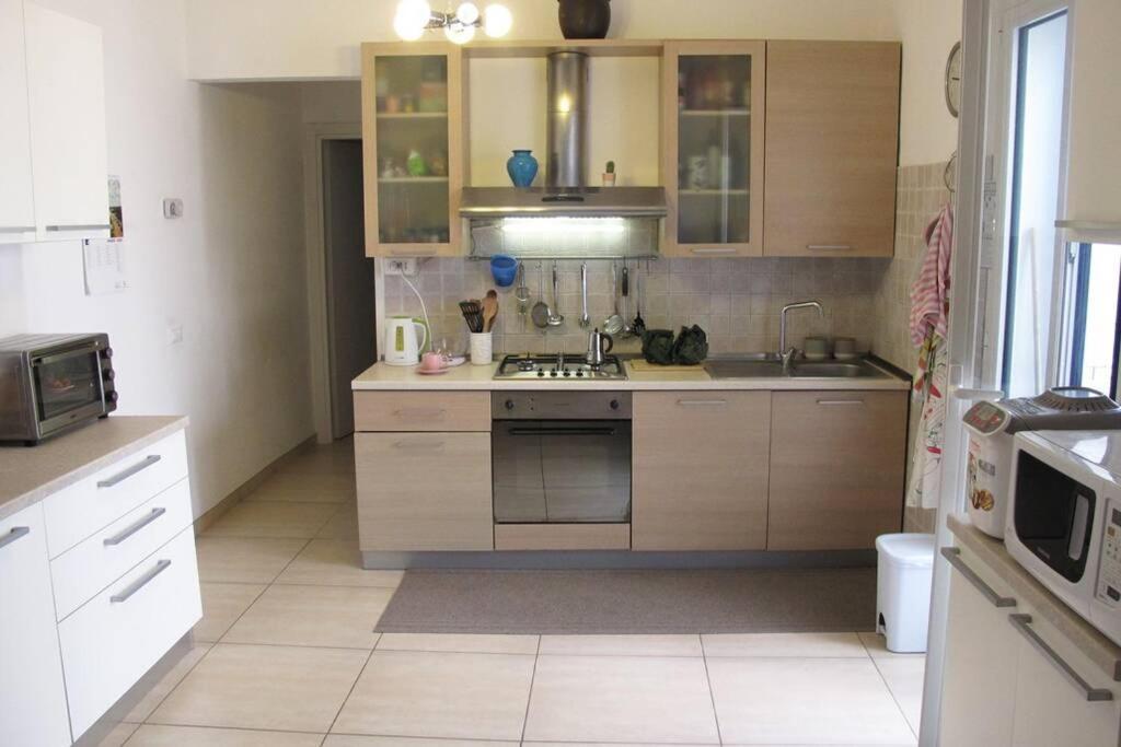 Confortevole Appartamento Vicino Al Centro Lecce Eksteriør bilde